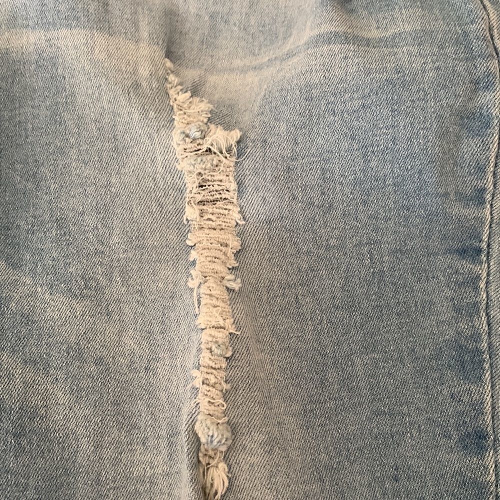 JW Jean Capris - Picture 8 of 8